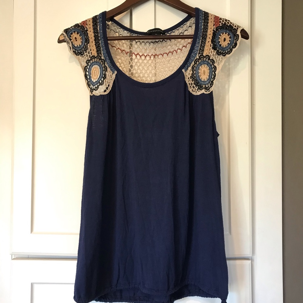 Twenty One Crochet Trim Top size Medium
